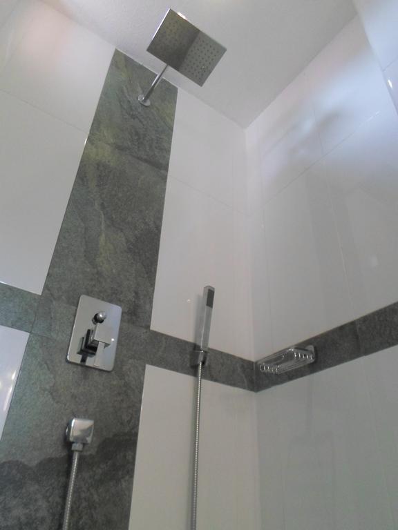Nilas Guesthouse Hikkaduwa Quarto foto